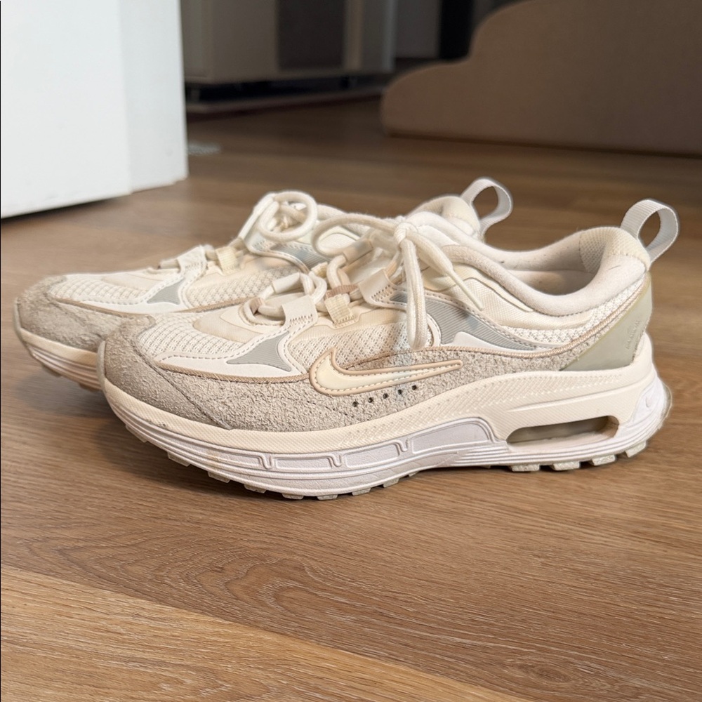 Nike Air Bliss Sneakers